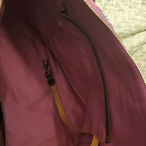 Dooney & Bourke - Disney It's a Small World - Shoulder Bag - Picture 11 of 16